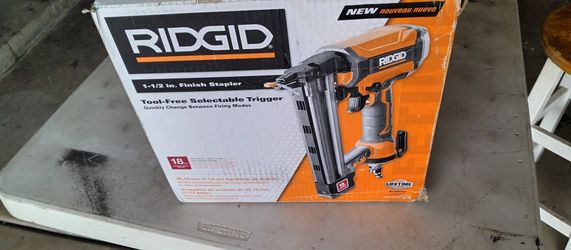 Ridgid 1-1/2 in Finish Stapler