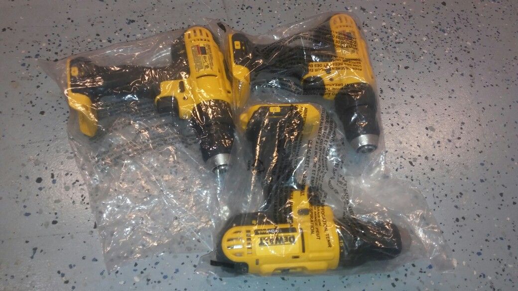 DEWALT DCD771 DRILL DRIVER 3TOOLS ONLY NO BATTERY AND NO CHARGERS.