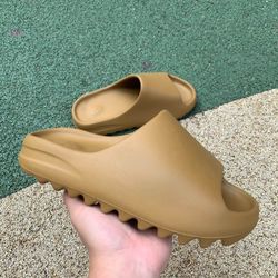 Yeezy Slide Ochre 🍪