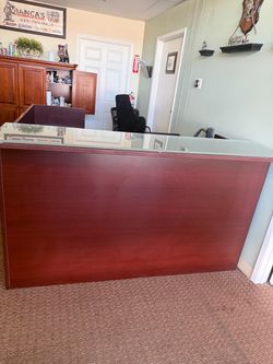 Executive U-Shaped Reception Desk with Glass Countertop – Cherry Wood