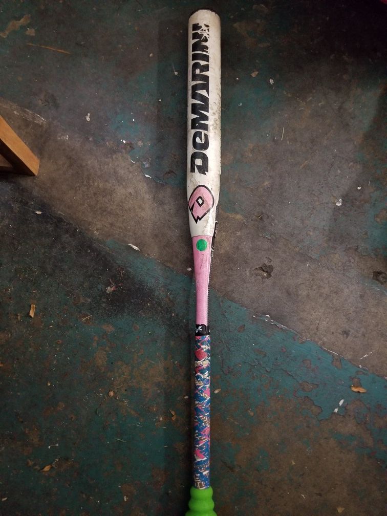32"22oz Demarini CF4 Hope.
