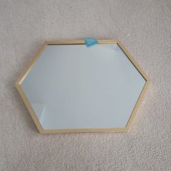 Stunning Brand New Kate And Laurel 22 By 31” Gold Decorative Mirror For $40 Only. (MUST SELL TODAY!)
