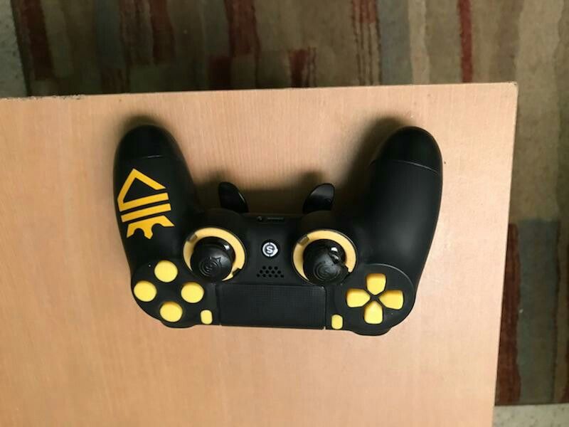 PlayStation 4 Scump scuff controller