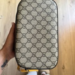 NEO VINTAGE GG SUPREME MESSENGER CROSSBODY BAG