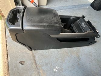 Ram middle console