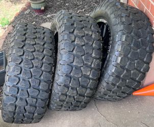 Set of three 35x12.5R20 on Motiv Off-Road Rims