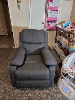 Small size recliner