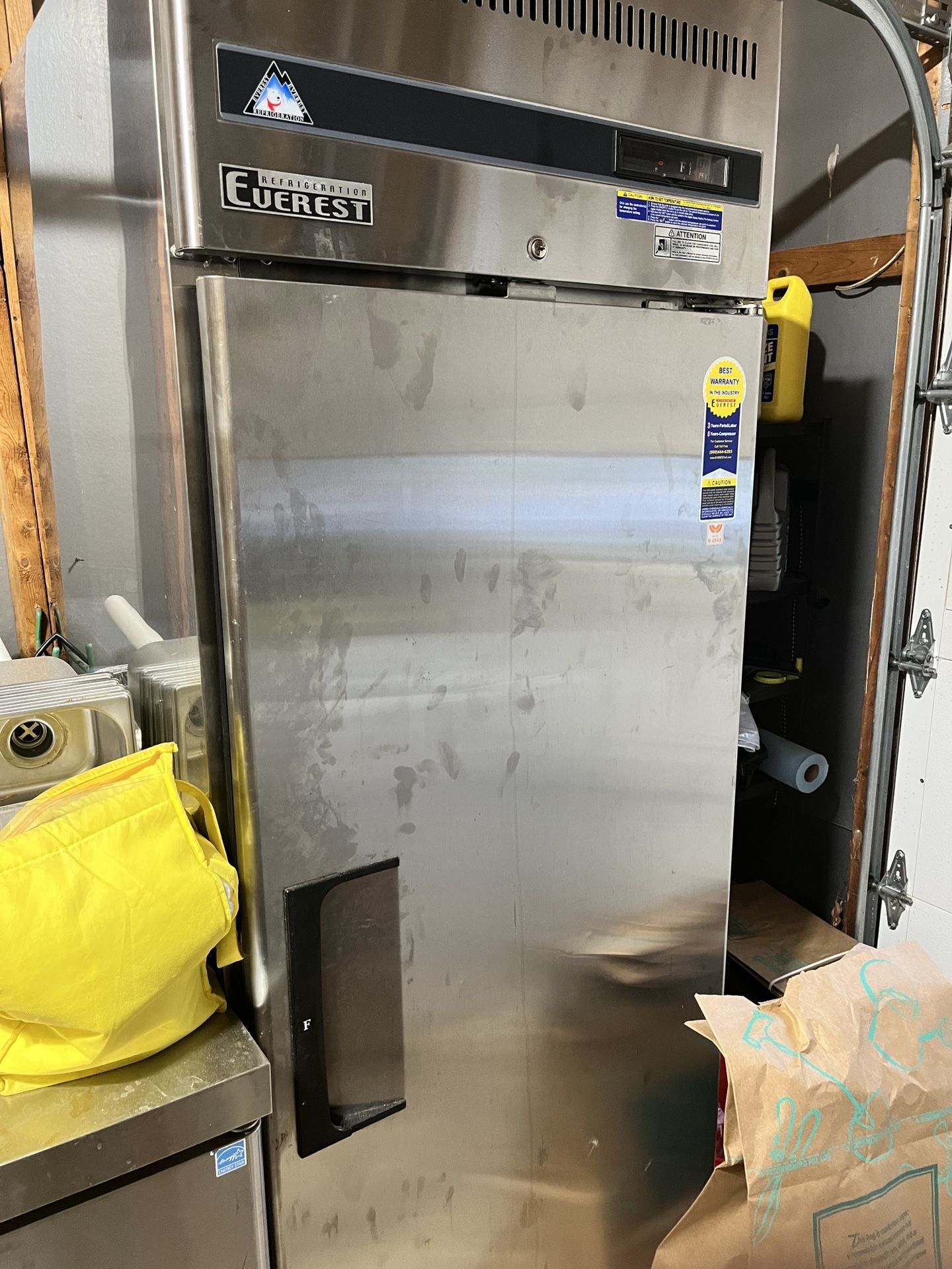 Everest 23cuft Standup Freezer