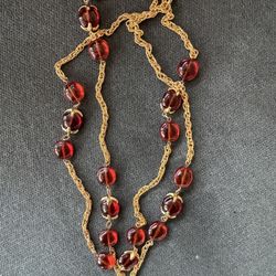 VINTAGE CROWN TRIFARI TORTOISE SHELL LUCITE APPLE NECKLACE