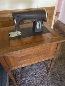 Vintage Me more Sewing Machine