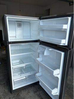 GE Refrigerator Excellent Condition