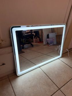 Brand New 32” LED Makeup Vanity Mirror w/ Touch Controls