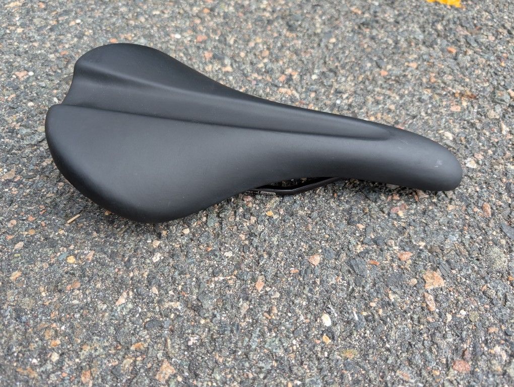 NEW DDK PRO ACTIVE Bicycle Saddle Seat 11" Road Bike