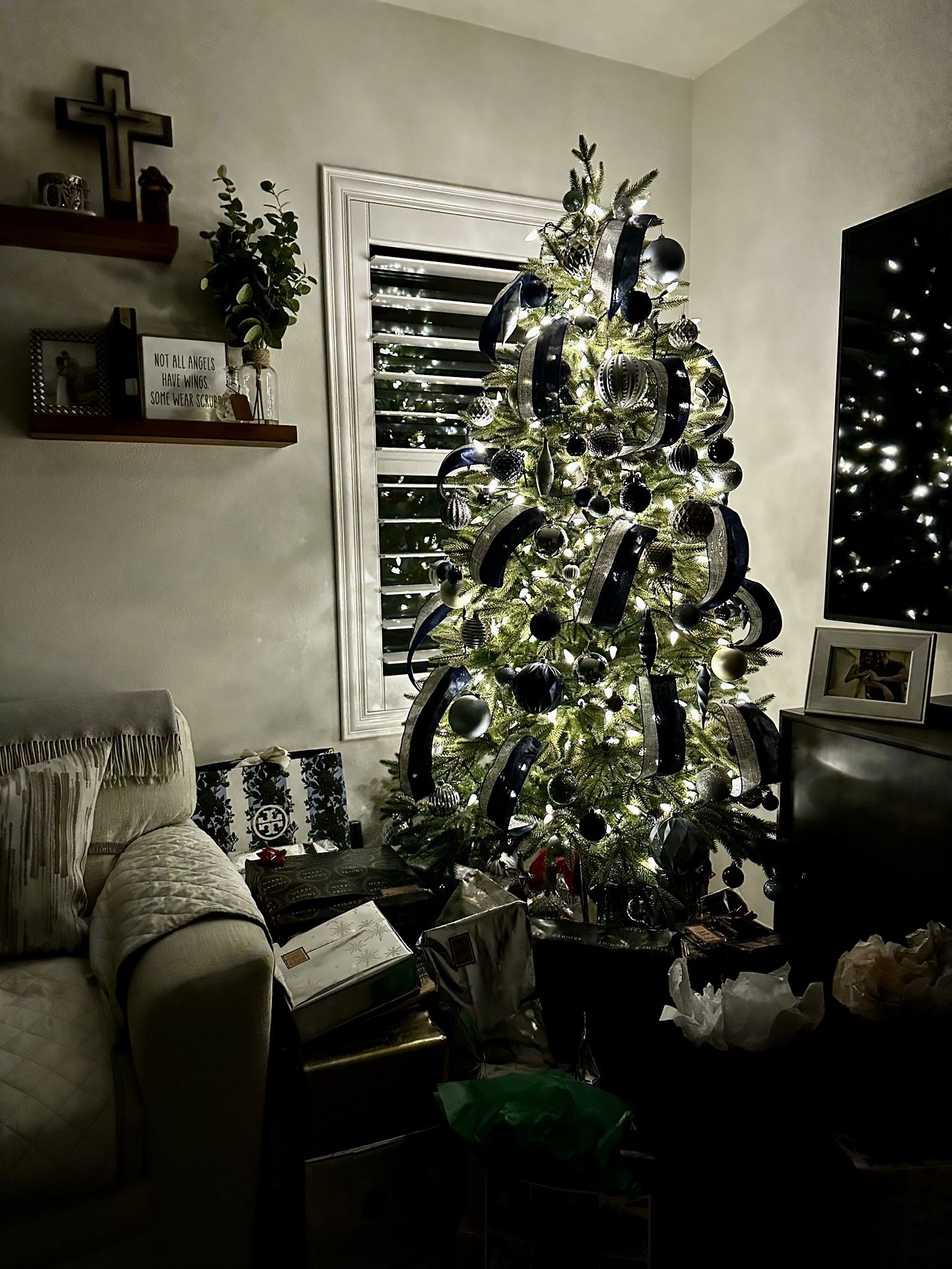 Balsam Hill Christmas Tree 6.5 Ft.