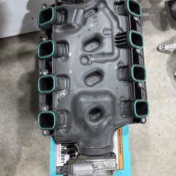 2016 Camaro SS Intake manifold & Tail light