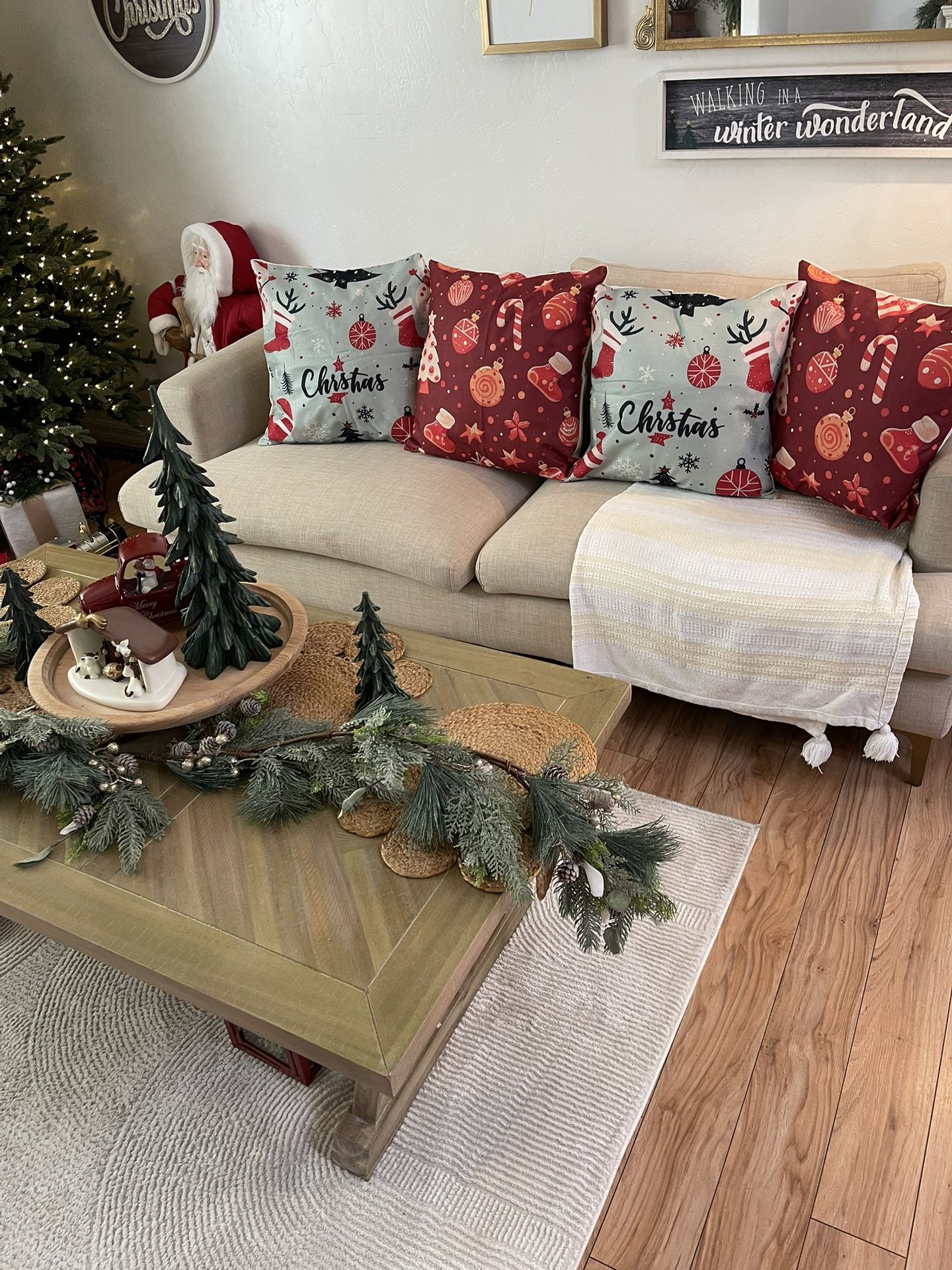 Set of 4 pillow cases new Big ones