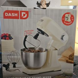 3.5QT Tilt-Head Stand Mixer features a 3.5-quart