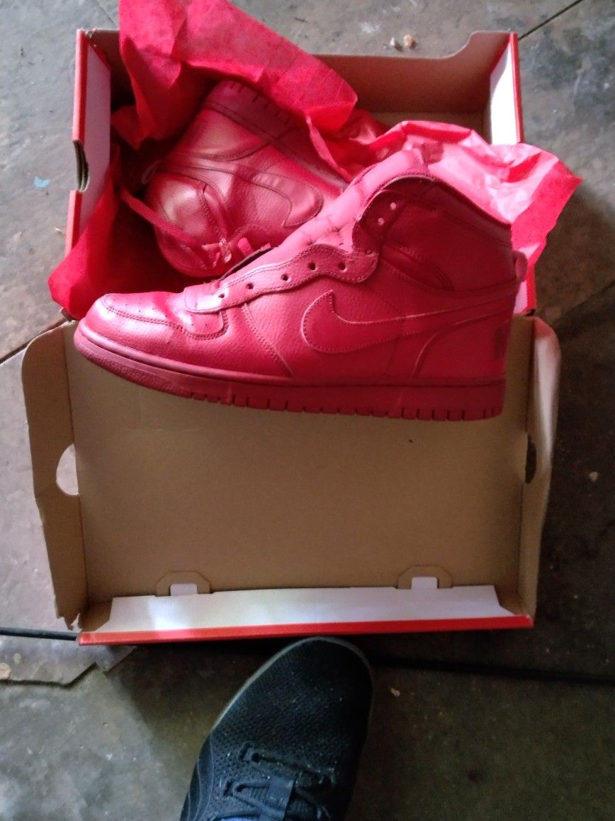 Red High tops Nike Shoes 