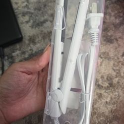 Holiday Travel Mini Size Hair Straightener 
