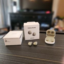 Galaxy Buds 2  Olive