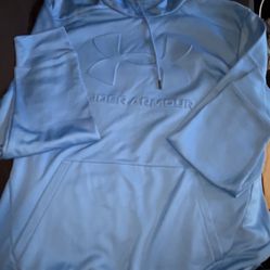 Under Armour Hoodie Size Large 