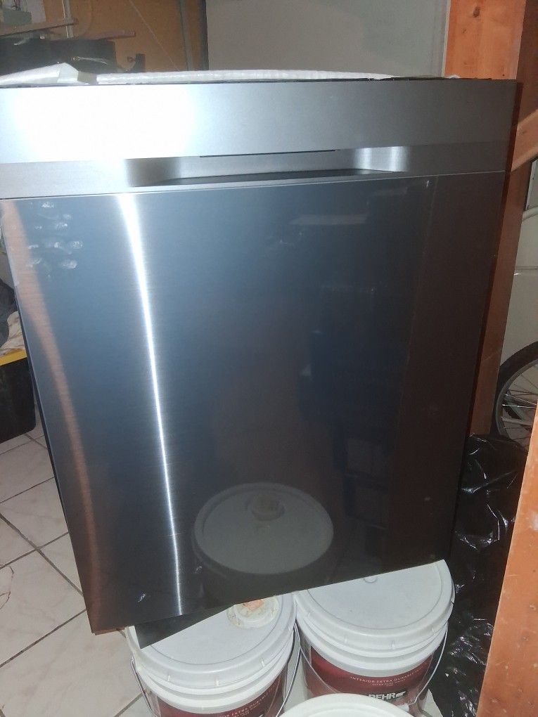 Dishwasher Samsum 24 Inch