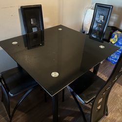 Table with  4 chairs