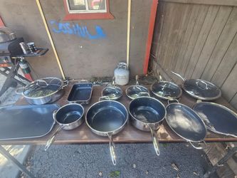 HEXCLAD pots and pans