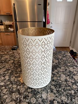 Candle holder