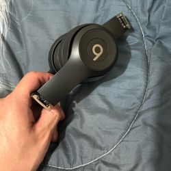 Beats Solo 4 
