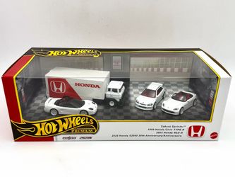 Hot Wheels Premium 1:64 Scale Diecast Model - Honda Collector Display Set Diorama