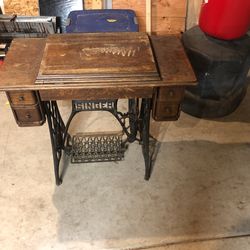 1900 Sewing Machine