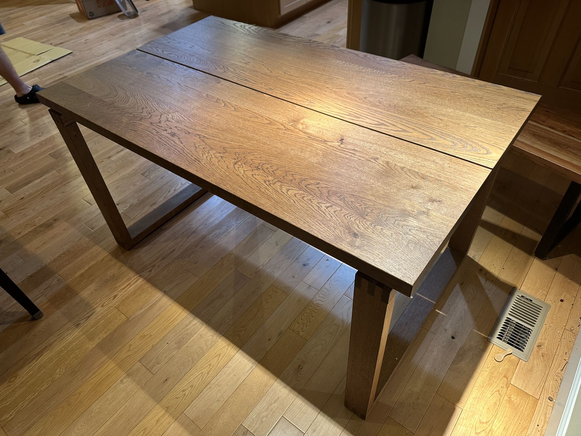 MÖRBYLÅNGA Table Almost New Seats 4-6 Wood