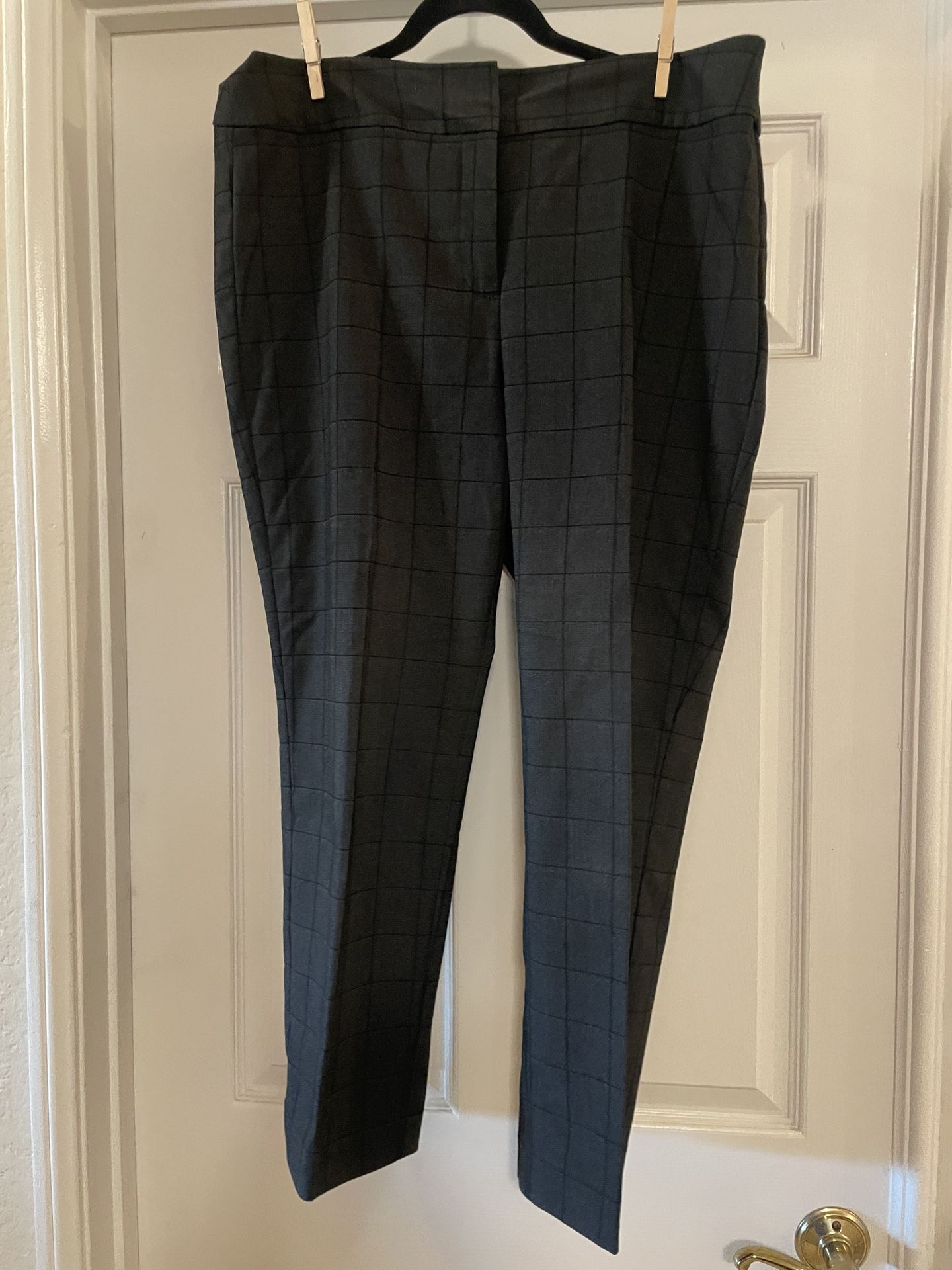 Ann Taylor Black And gray Pants Size 12