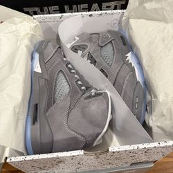 Jordan 5 retro wolf grey size 4Y