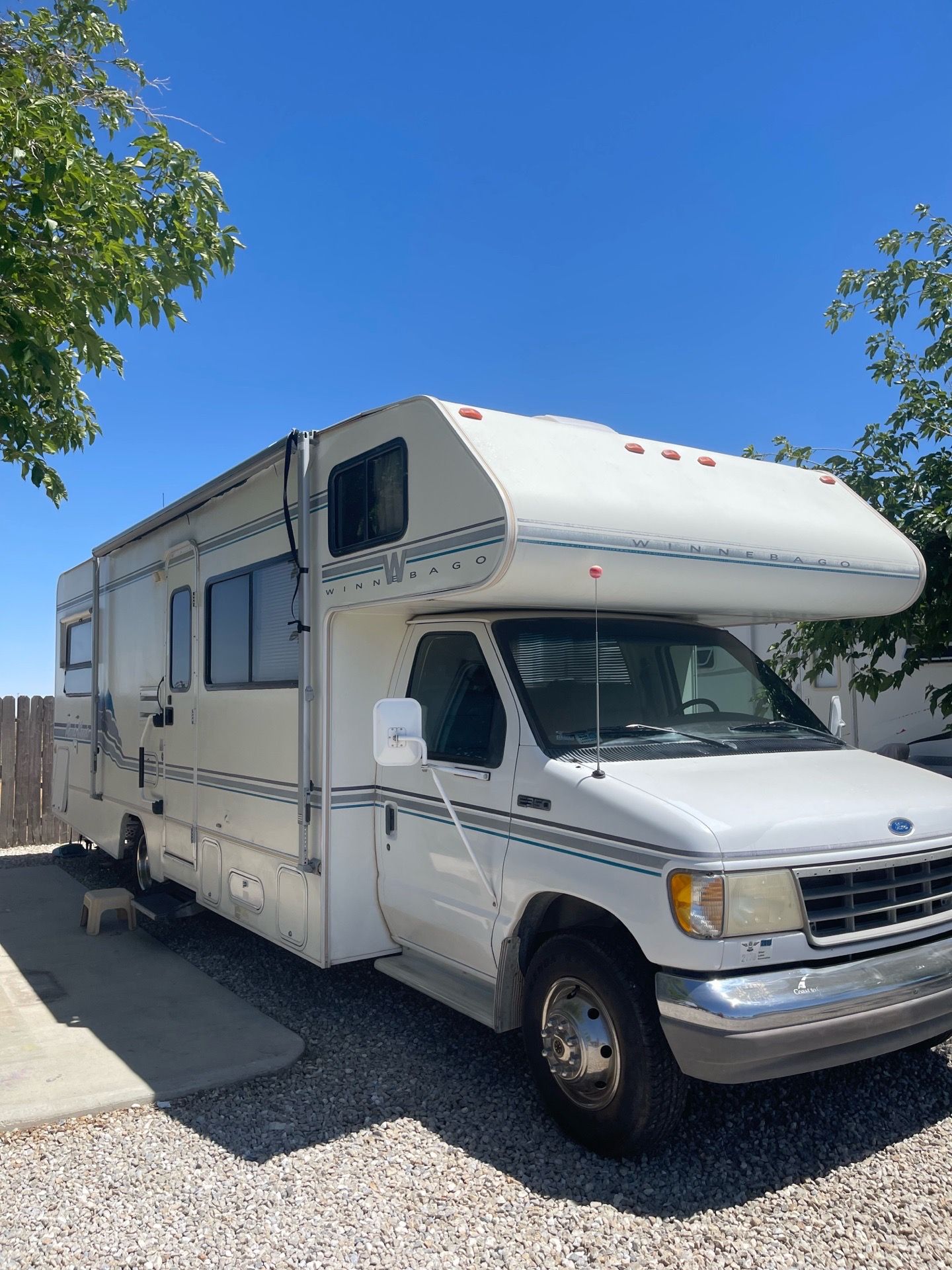 1995 24’ Winnie Minnie class C Rv extra clean for Sale in Adelanto, CA ...