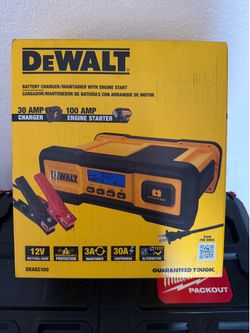 DeWalt 30 amp battery start/maintainer w/ 100 amp engine start