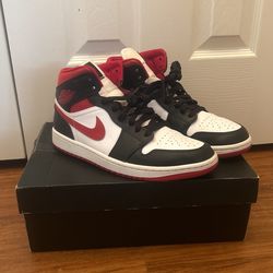 Air Jordan 1 Mid