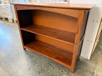 APPLE MADE IN THAILAND Shaker Low Bookcase