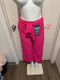 New women’s pants size small