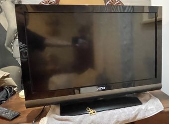 Vizio TV With Remote 