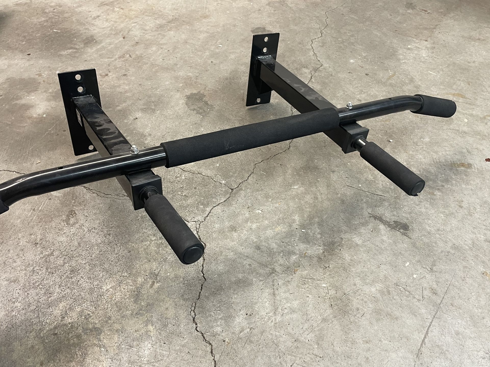 Pull Up Bar