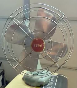 Vintage Mid-Century McGraw Electric "Zero" Metal Desk Fan - Working