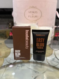 HUDA BEAUTY  Easy Blur Silicone-Free Smoothing & Pore-Minimizing Primer🤎