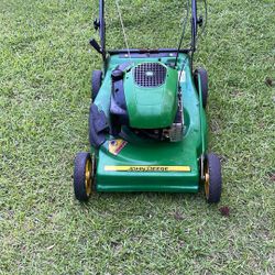 John Deere JS 25 Self Propelled Mower
