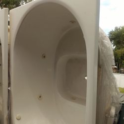 Jacuzzi with motor have 2