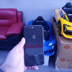 Iphone 8 Plus 64 GB Unlocked 