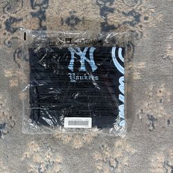 Supreme Yankees Tee Size L