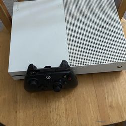 Xbox one comes with gta disc