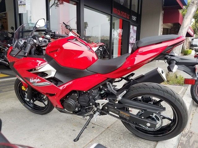 2021 KAWASAKI EX400 ABS
Clean Title Motorcycle 348 Miles